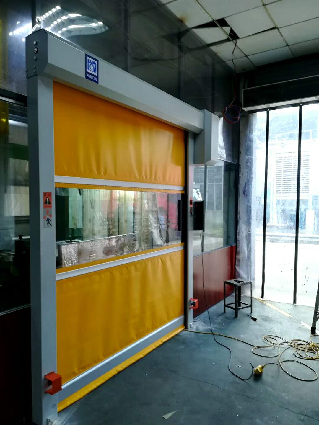 常見(jiàn)的佛山快速卷簾門是如何進(jìn)行工作